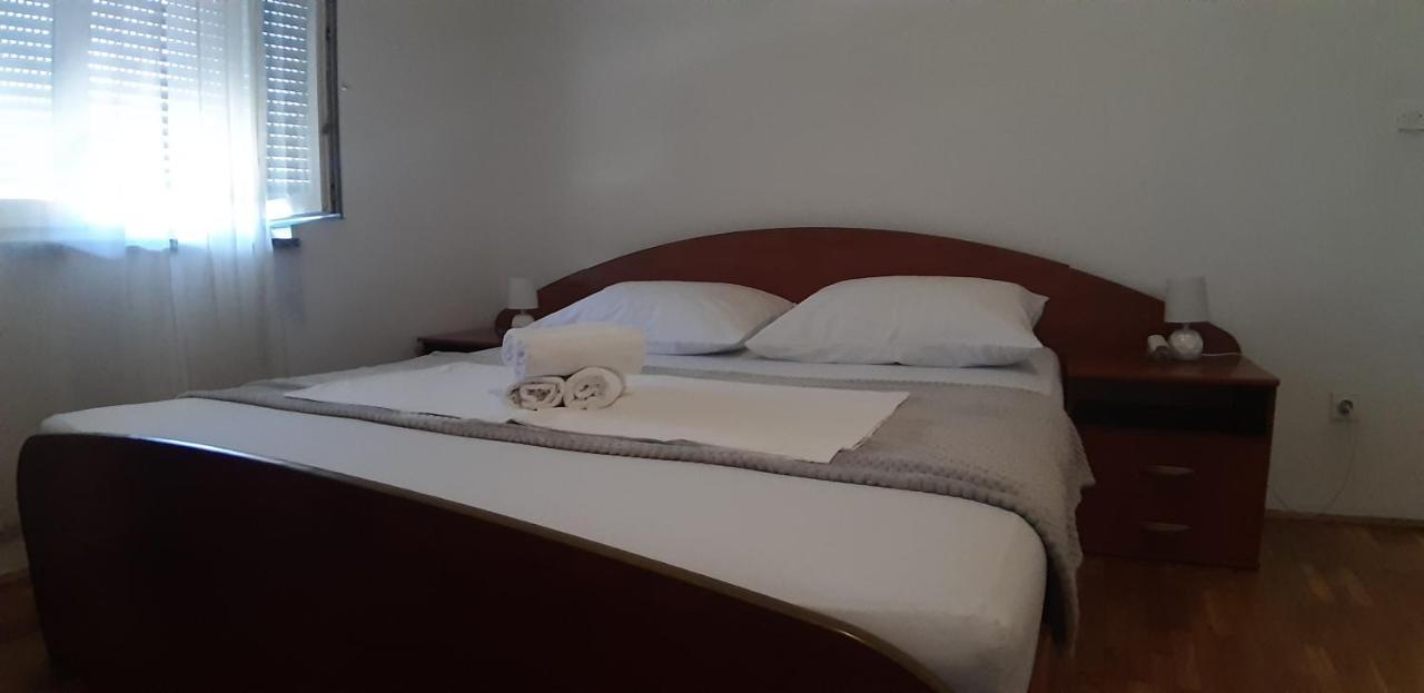Apartment Elena Galovac  Luaran gambar