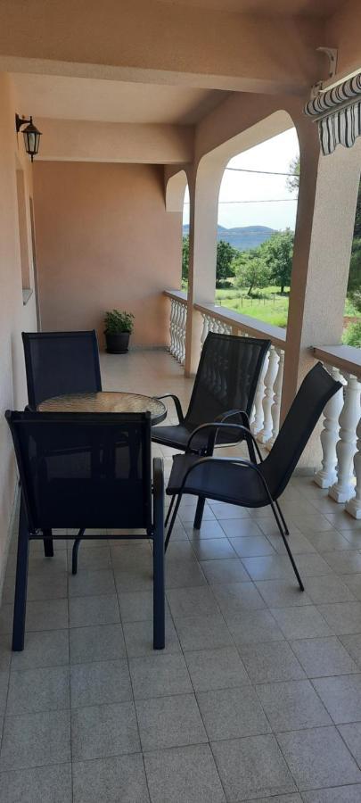 Apartment Elena Galovac  Luaran gambar