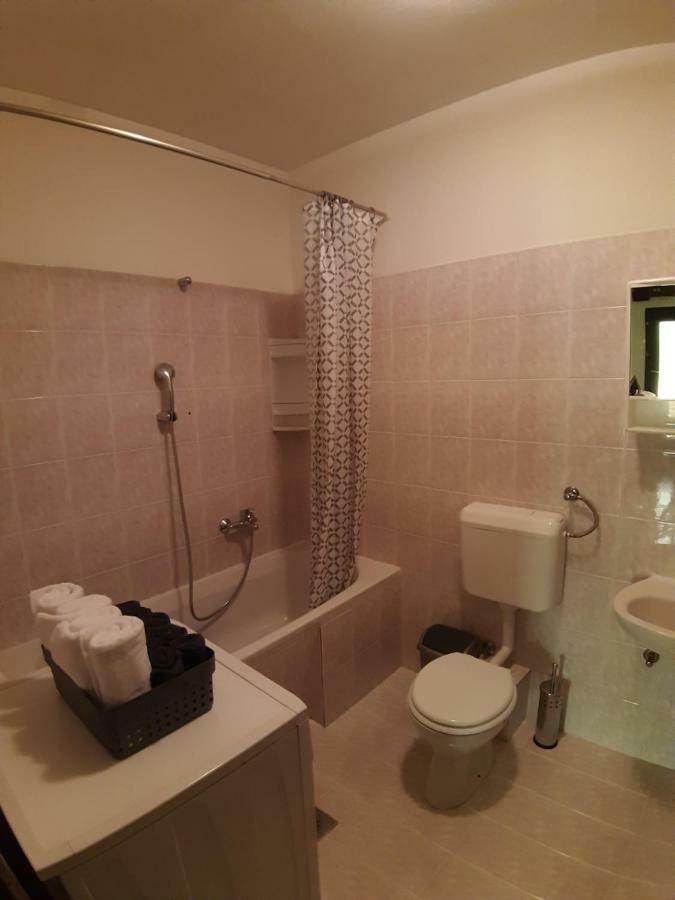 Apartment Elena Galovac  Luaran gambar