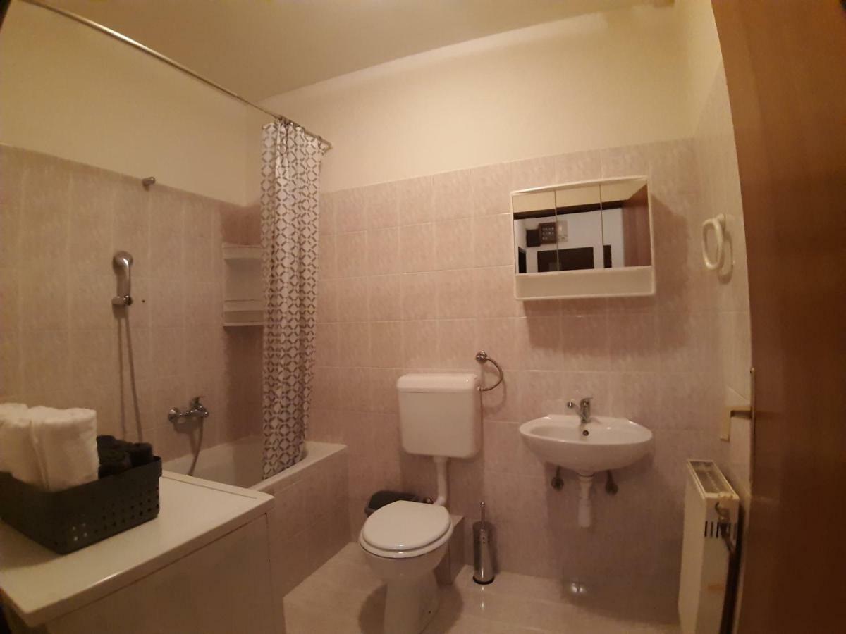 Apartment Elena Galovac  Luaran gambar
