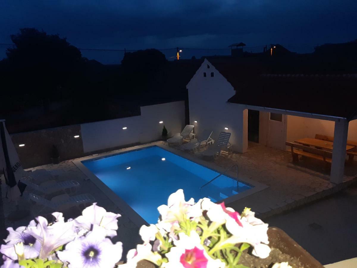 Apartment Elena Galovac  Luaran gambar